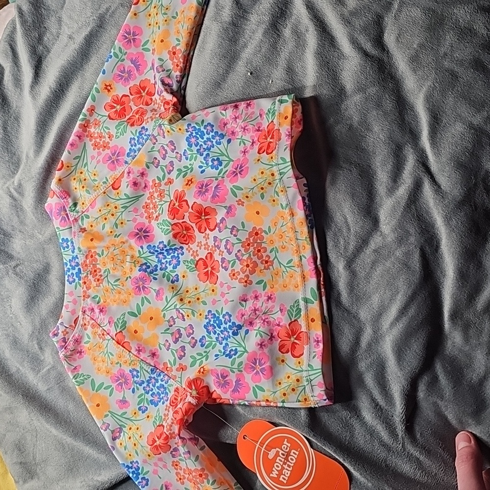 V Girls Swimtop size 3-6 Months Floral Cute - Picture 4 of 8